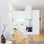 Host Wise - Spacious Bright Flat - Terrace *