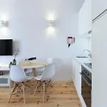 Host Wise - Spacious Bright Flat - Terrace Porto