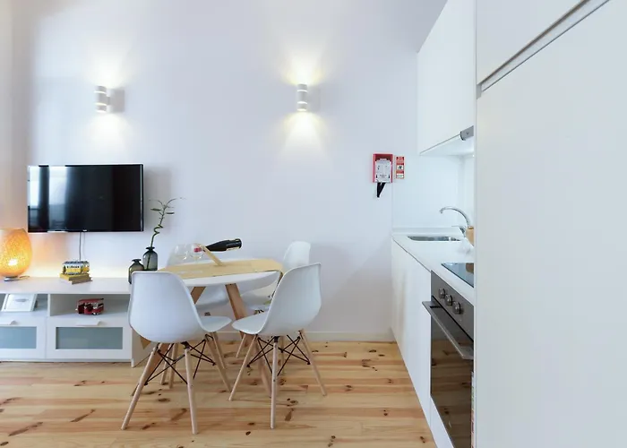 Host Wise - Spacious Bright Flat - Terrace Porto