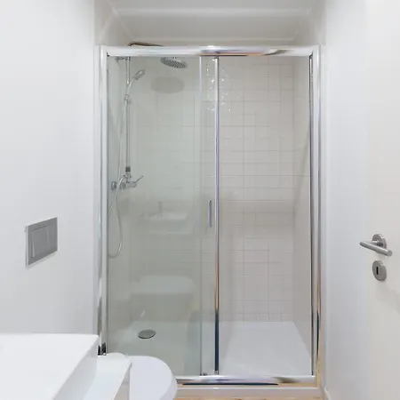 Host Wise - Spacious Bright Flat - Terrace *