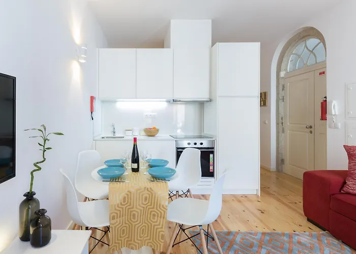 Host Wise - Spacious Bright Flat - Terrace 波尔图