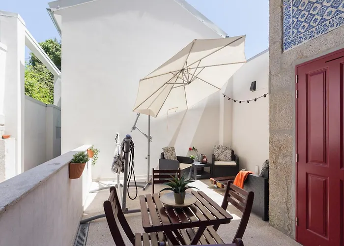 Host Wise - Spacious Bright Flat - Terrace 波尔图